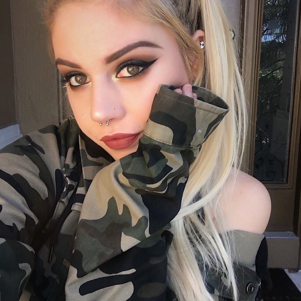 Meet your Posher, Amanda